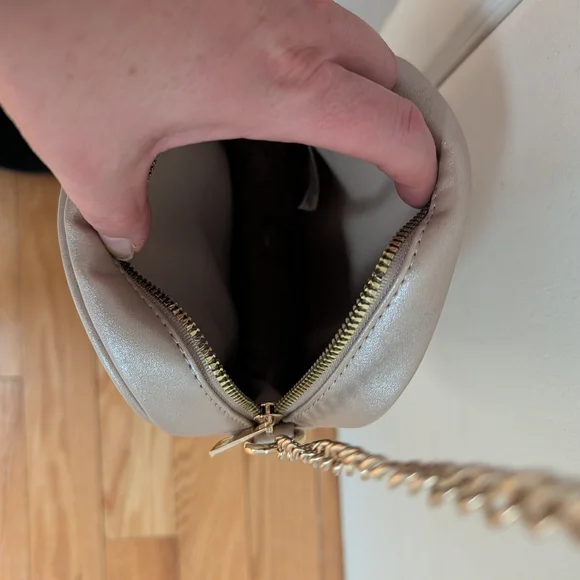 Glittery Cat Mini Bag with Chain Strap - Picture 10 of 12